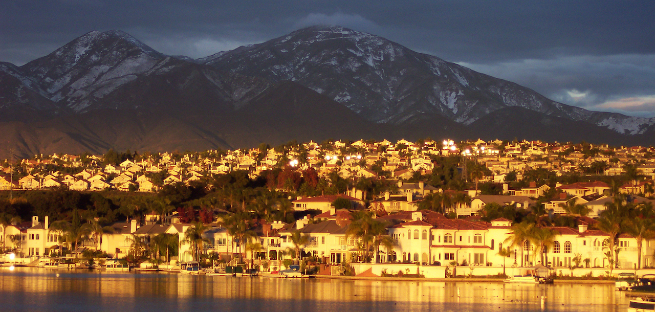 home-james-california-real-estate-Mission-Viejo-Lake-sunset